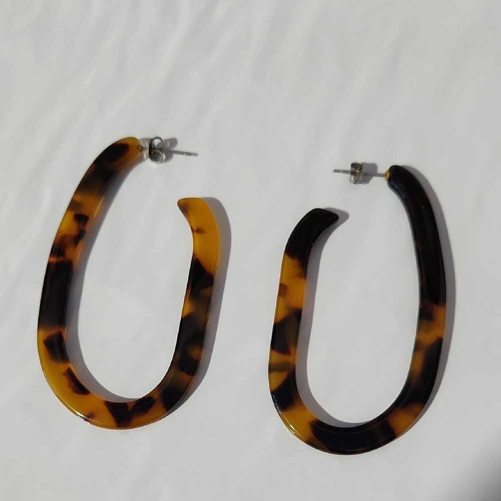 Brown and Black Oval Hoop Earrings with Tortoiseshell Pattern